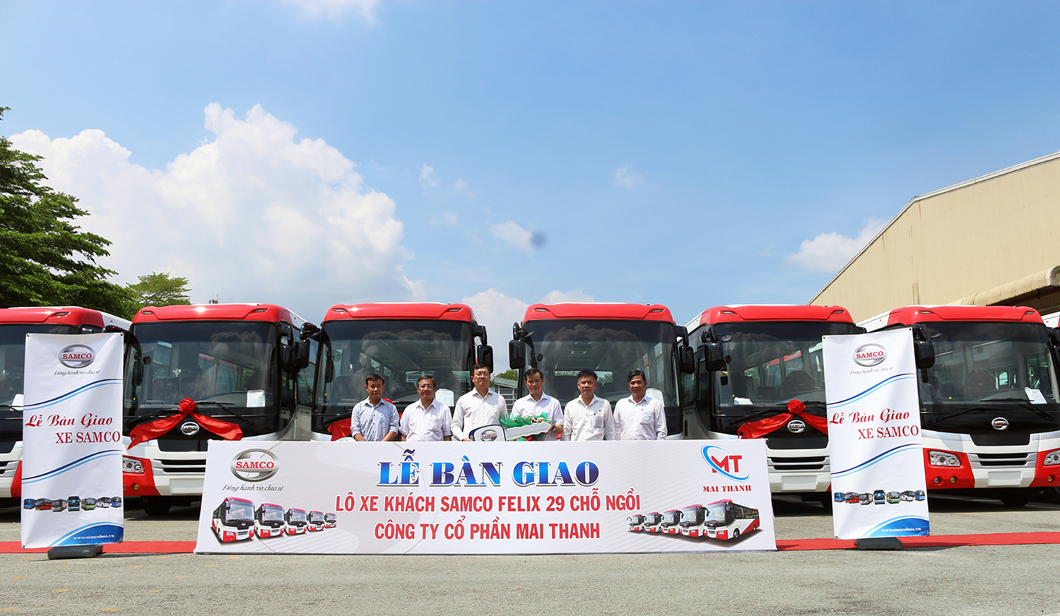 BÀN GIAO LÔ XE KHÁCH SAMCO FELIX 29 CHỖ NGỒI CHO CÔNG TY CỔ PHẦN MAI THANH